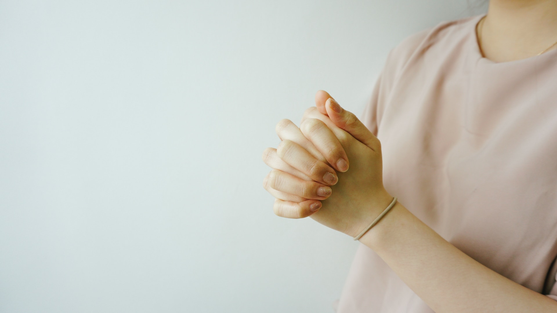 woman praying